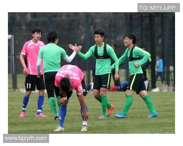 梦中与韩国足球明星共赴绿茵场感受激情与梦想的交织